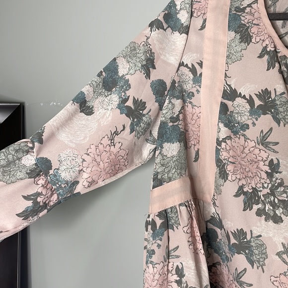 Amanda Green Floral Blouse - Picture 4 of 6